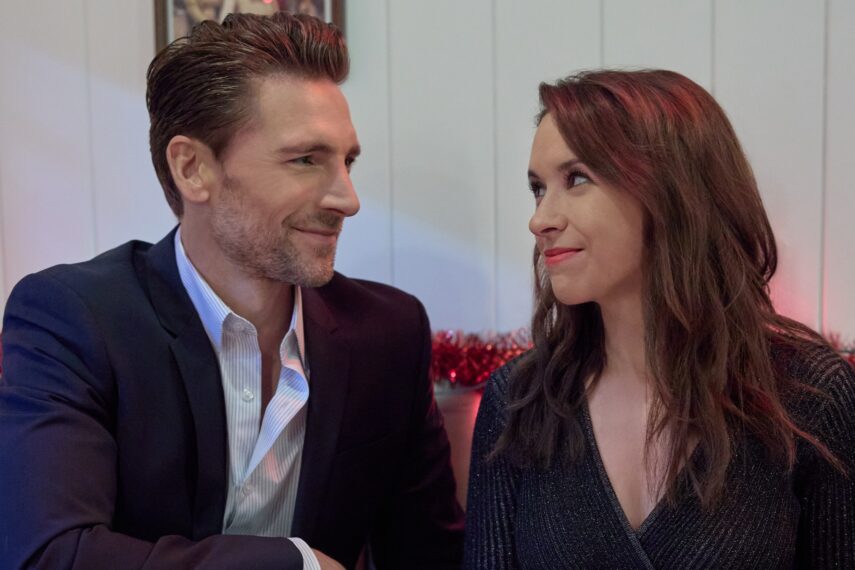 Andrew Walker and Lacey Chabert in 'She's Making a List'