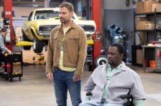 SEANN WILLIAM SCOTT, DARYL “CHILL” MITCHELL on 'Shifting Gears' Season 2, Episode 1