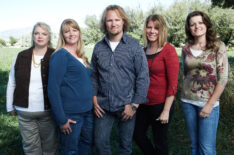 SISTER WIVES, (from left): Janelle Brown, Christine Brown, Kody Brown, Meri Brown, Robyn Brown