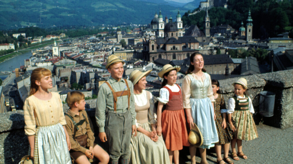 THE SOUND OF MUSIC, Heather Menzies, Duane Chase, Nicholas Hammond, Julie Andrews, Angela Cartwright, Charmian Carr, Debbie Turner, Kym Karath, 1965.
