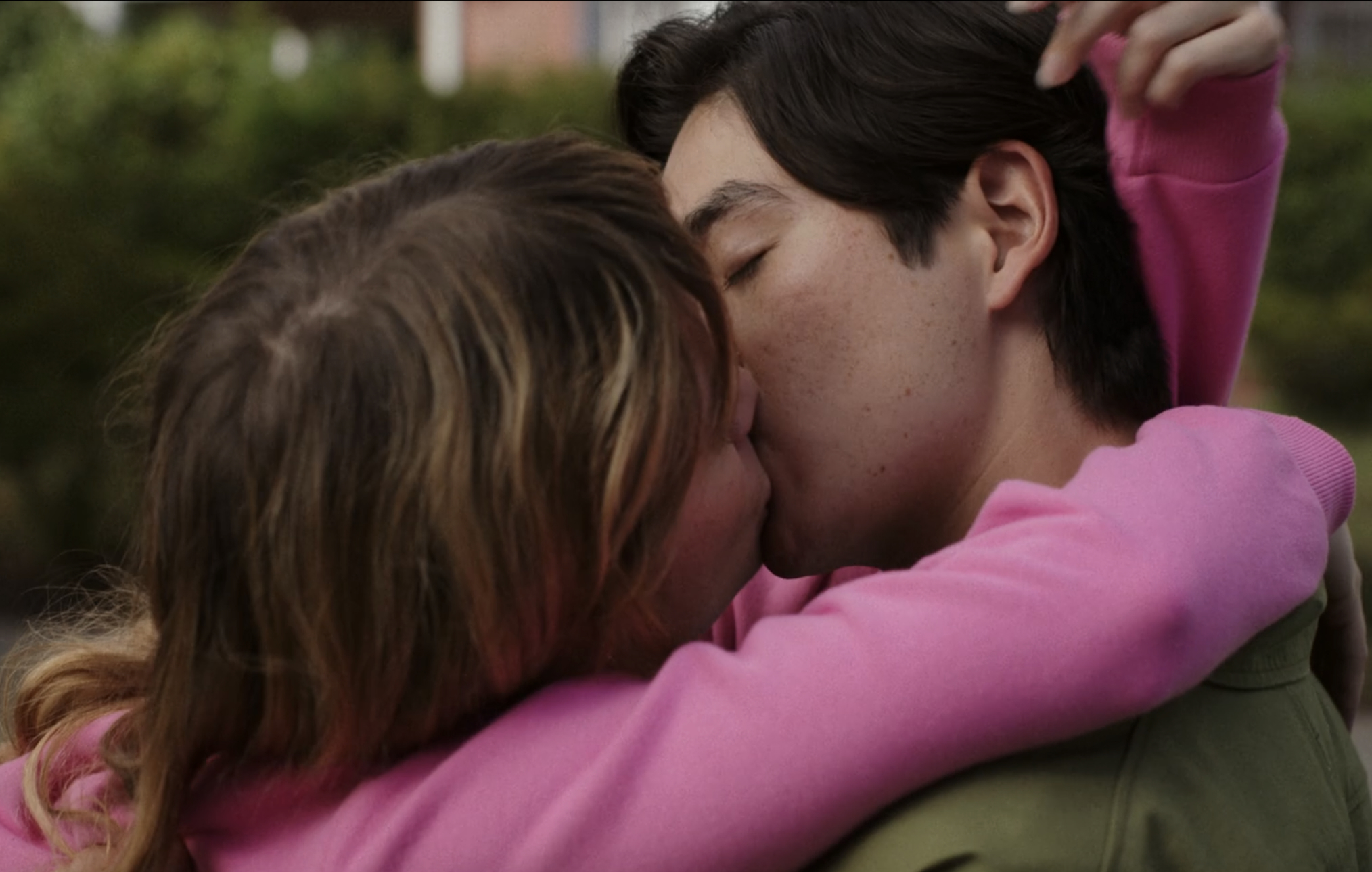 Sean Kaufman and Rain Spencer as Steven and Taylor in 'The Summer I Turned Pretty' Season 2 Episode 8