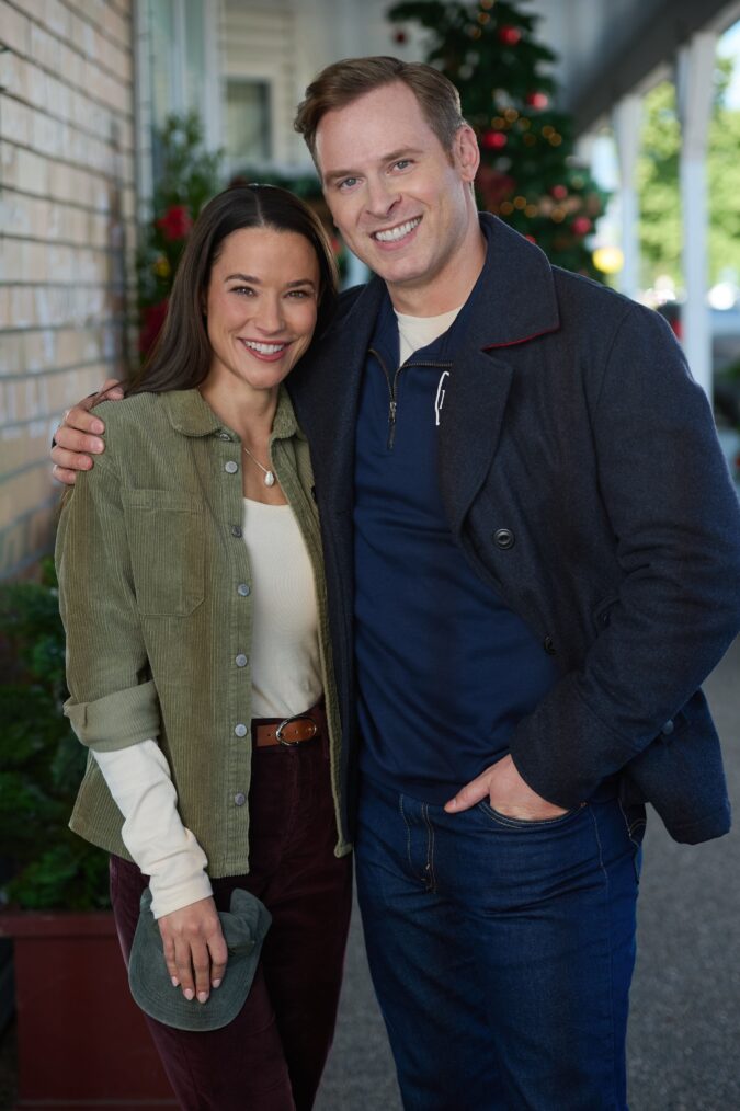 Rhiannon Fish and Ben Rosenbaum in 'The Christmas Cup'