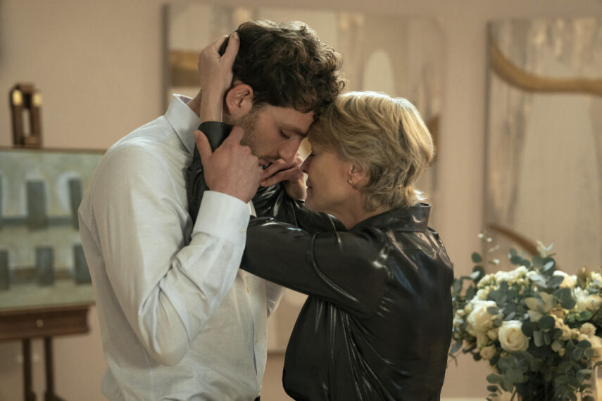 Laurie Davidson and Robin Wright in 'The Girlfriend'
