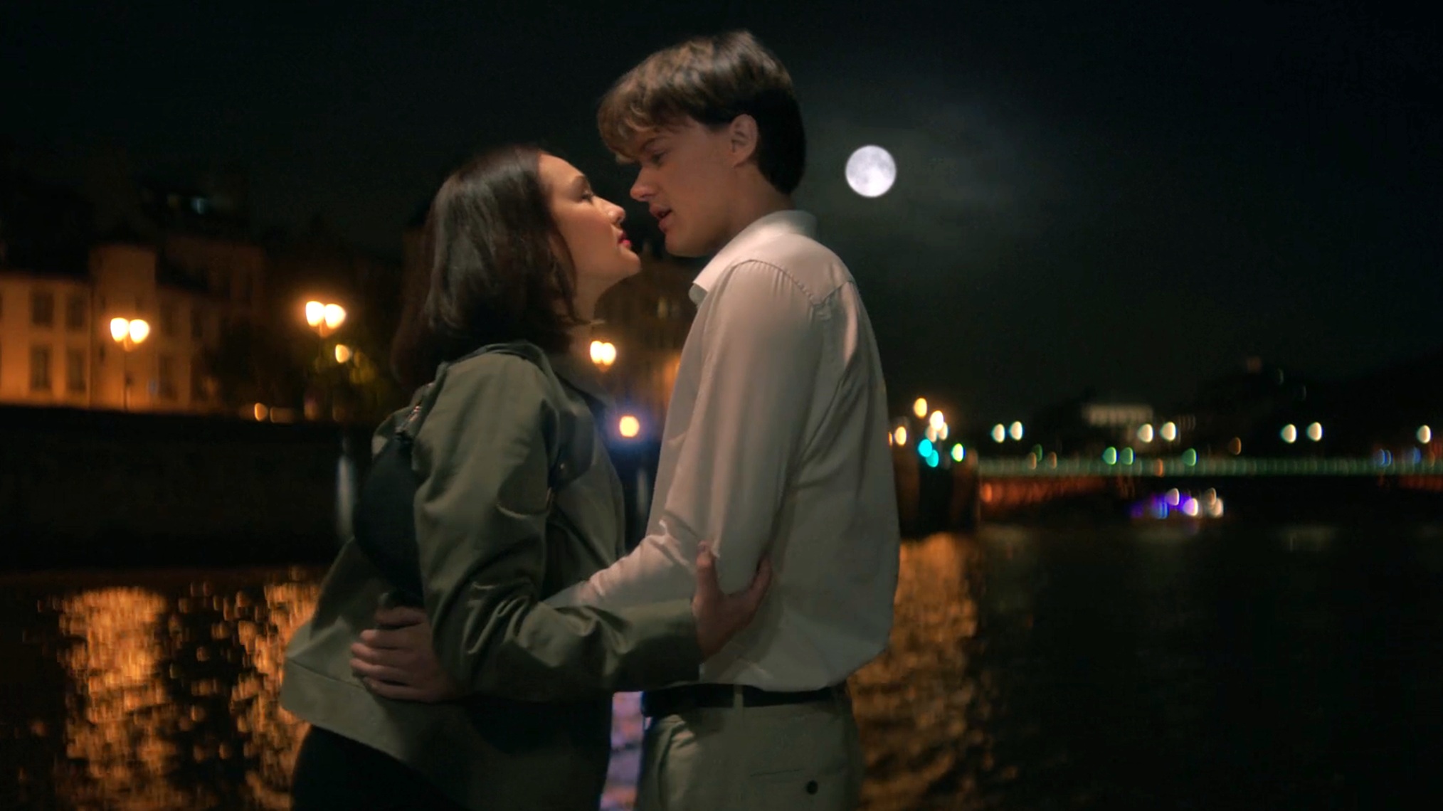 Lola Tung and Christopher Briney in 'The Summer I Turned Pretty' Season 3