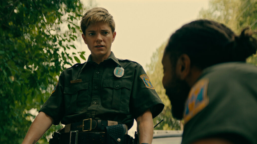 Mae Martin as Alex Dempsey and Brandon Jay McLaren as Dwayne Andrews in episode 101 of Wayward