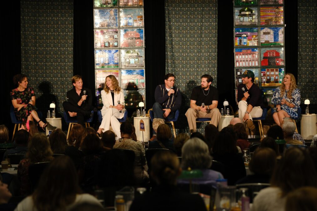 Erin Krakow (Elizabeth), Jack Wagner (Bill), Pascale Hutton (Rosemary), Kavan Smith (Lee), Chris McNally (Lucas) Kevin McGarry (Nathan), Andrea Brooks (Faith) at the 'When Calls the Heart' Hearties convention
