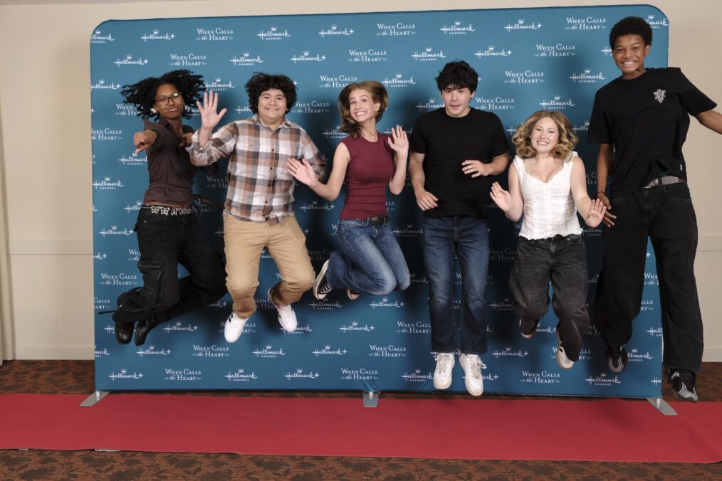 LtoR: Vienna Leacock (Angela), Billy Christos, Jr., (Toby) Jaeda Lily Miller (Allie), Jacob Shoemay (Oliver), Ava Grace Cooper (Opal), Elias Leacock (Cooper) at the 'When Calls the Heart' Hearties convention