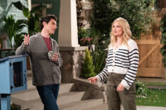 “Welcome to Family Value” – Malcolm’s home renovation takes an unexpected turn when Calvin’s cousin Crutch shows up uninvited to fix his floors. Meanwhile, Dave’s attempts to help around the house and support Grover’s booming T-shirt business lead to more stress than he bargained for, on THE NEIGHBORHOOD, Monday, Nov. 3 (8:00-8:30 PM, ET/PT) on the CBS Television Network, and streaming on Paramount+ (live and on-demand for Paramount+ subscribers, or on-demand for Paramount+ Essential subscribers the day after the episode airs)*. Pictured: Max Greenfield as Dave and Beth Behrs as Gemma. Photo: Monty Brinton/CBS ©2025 CBS Broadcasting, Inc. All Rights Reserved.