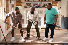 “Welcome to Family Value” – Malcolm’s home renovation takes an unexpected turn when Calvin’s cousin Crutch shows up uninvited to fix his floors. Meanwhile, Dave’s attempts to help around the house and support Grover’s booming T-shirt business lead to more stress than he bargained for, on THE NEIGHBORHOOD, Monday, Nov. 3 (8:00-8:30 PM, ET/PT) on the CBS Television Network, and streaming on Paramount+ (live and on-demand for Paramount+ subscribers, or on-demand for Paramount+ Essential subscribers the day after the episode airs)*. Pictured: Tracy Morgan as Crutch, Sheaun McKinney as Malcolm and Cedric The Entertainer as Calvin. Photo: Monty Brinton/CBS ©2025 CBS Broadcasting, Inc. All Rights Reserved.