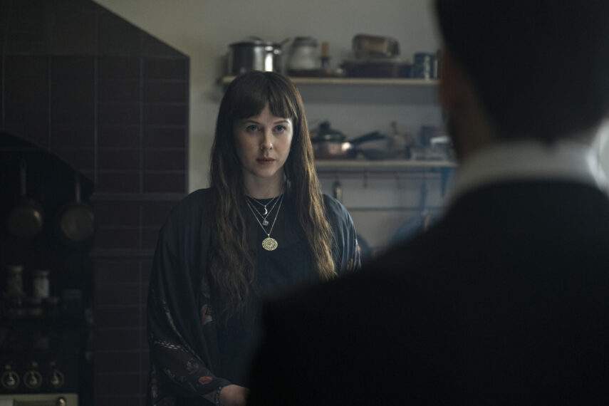 Jenna Lazarus (Alexandra Roach)