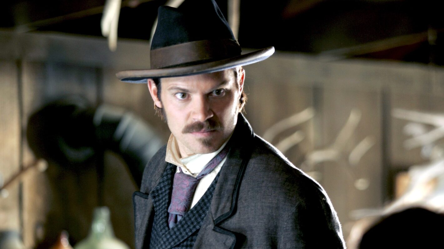 DEADWOOD, Timothy Olyphant, 2004-2006, (Season 3), photo: © HBO / Courtesy: Everett Collection