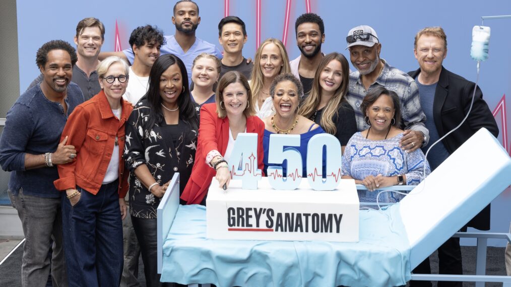 GREYÕS ANATOMY Ð GreyÕs Anatomy 450th episode cake-cutting celebration. (Disney/Frank Micelotta) TOP: JASON GEORGE, CHRIS CARMACK, NIKO TERHO, TREVOR JACKSON, HARRY SHUM JR., KIM RAVER, ANTHONY HILL, CAMILLA LUDDINGTON, JAMES PICKENS JR., KEVIN MCKIDD BOTTOM: BETSY BEERS (EXECUTIVE PRODUCER), SHONDA RHIMES (EXECUTIVE PRODUCER), JAICY ELLIOT, MEG MARINIS (EXECUTIVE PRODUCER), DEBBIE ALLEN, CHANDRA WILSON