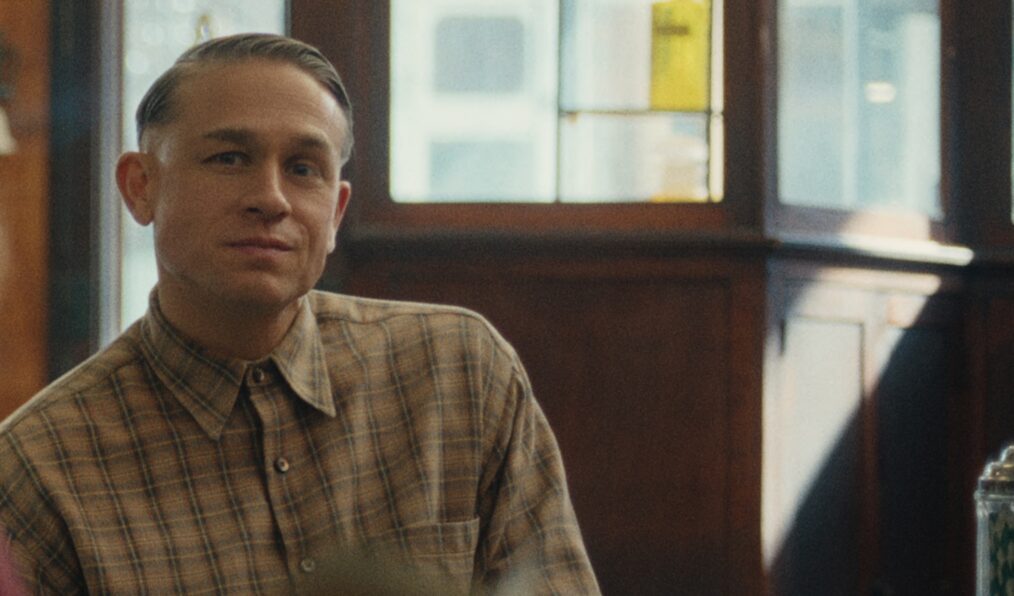 Monster: The Ed Gein Story. Charlie Hunnam as Ed Gein in episode 301 of Monster: The Ed Gein Story. Cr. Courtesy Of Netflix © 2025