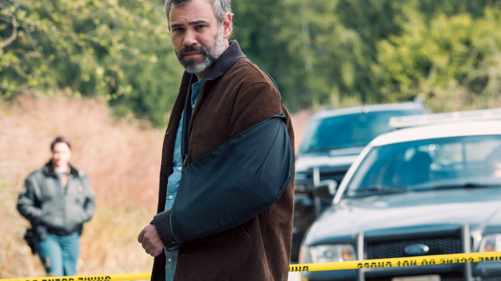 MURDER IN A SMALL TOWN: Rossif Sutherland in the “Strangers Among Us” episode of MURDER IN A SMALL TOWN airing Tuesday, Oct. 21 (8:00-9:00PM ET/PT) on FOX. ©2025 Fox Media LLC. CR: Kailey Schwerman/ FOX.