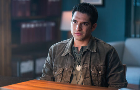 MURDER IN A SMALL TOWN: Tyler Posey in the “Strangers Among Us” episode of MURDER IN A SMALL TOWN airing Tuesday, Oct. 21 (8:00-9:00PM ET/PT) on FOX. ©2025 Fox Media LLC. CR: Kailey Schwerman/ FOX.