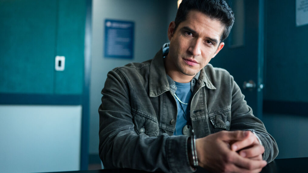 MURDER IN A SMALL TOWN: Tyler Posey in the “Strangers Among Us” episode of MURDER IN A SMALL TOWN airing Tuesday, Oct. 21 (8:00-9:00PM ET/PT) on FOX. ©2025 Fox Media LLC. CR: Kailey Schwerman/ FOX.