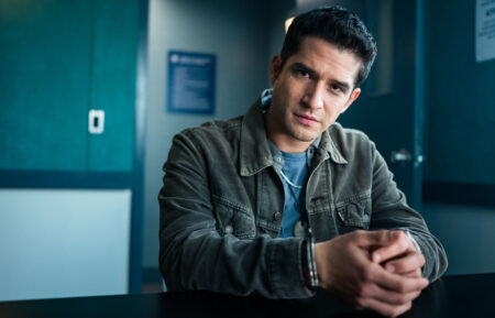 MURDER IN A SMALL TOWN: Tyler Posey in the “Strangers Among Us” episode of MURDER IN A SMALL TOWN airing Tuesday, Oct. 21 (8:00-9:00PM ET/PT) on FOX. ©2025 Fox Media LLC. CR: Kailey Schwerman/ FOX.
