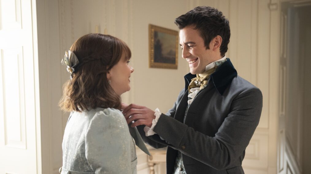 Claudia Jessie and Luke Thompson in 'Bridgerton'