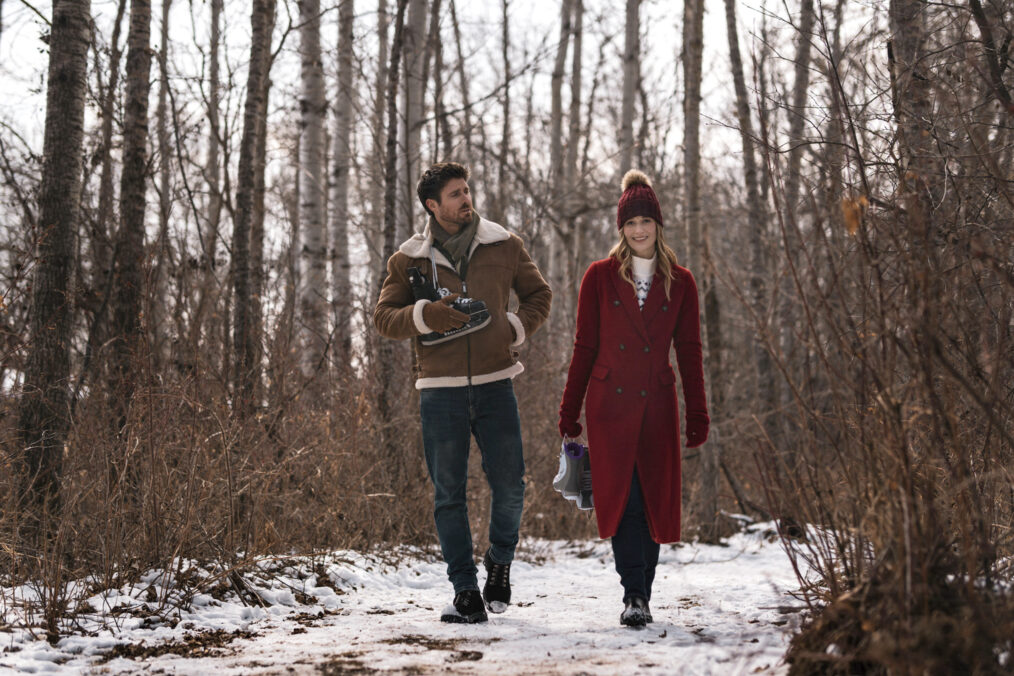 Emma Johnson and Marcus Rosner in 'Christmas in Alaska'
