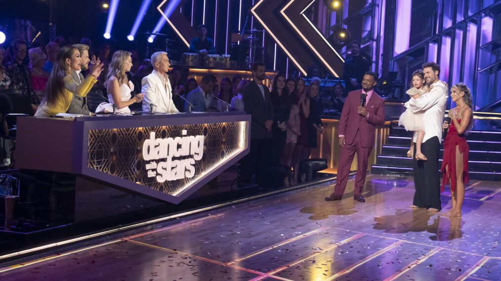 CARRIE ANN INABA, DEREK HOUGH, KYM JOHNSON, BRUNO TONIOLI, ALFONSO RIBEIRO, OLIVIA EFRON, DYLAN EFRON, DANIELLA KARAGACH