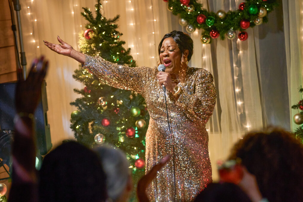 Loretta Devine in 'Deck the Hallways'