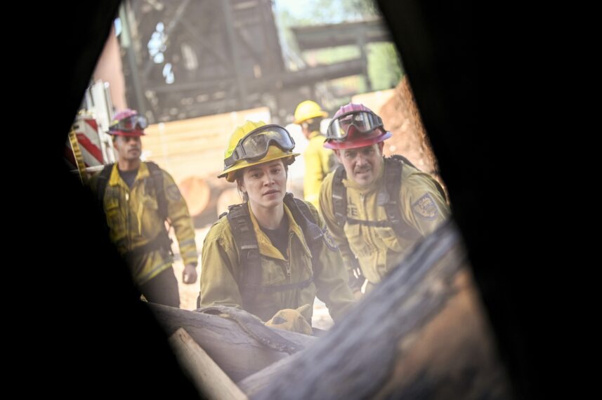 Stephanie Arcila as Gabriela Perez and Kevin Alejandro as Manny Perez — 'Fire Country' Season 4 Premiere