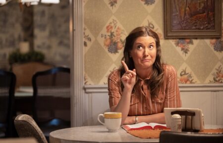 Zoe Perry as Mary in 'Georgie & Mandy's First Marriage' Season 2