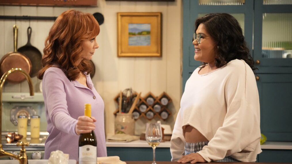 Reba McEntire and Belissa Escobedo in 'Happy's Place' Season 2