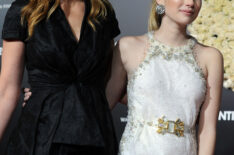 Actresses Julia Roberts (L) and Emma Roberts arrive at the premiere of New Line Cinema's 'Valentine's Day'