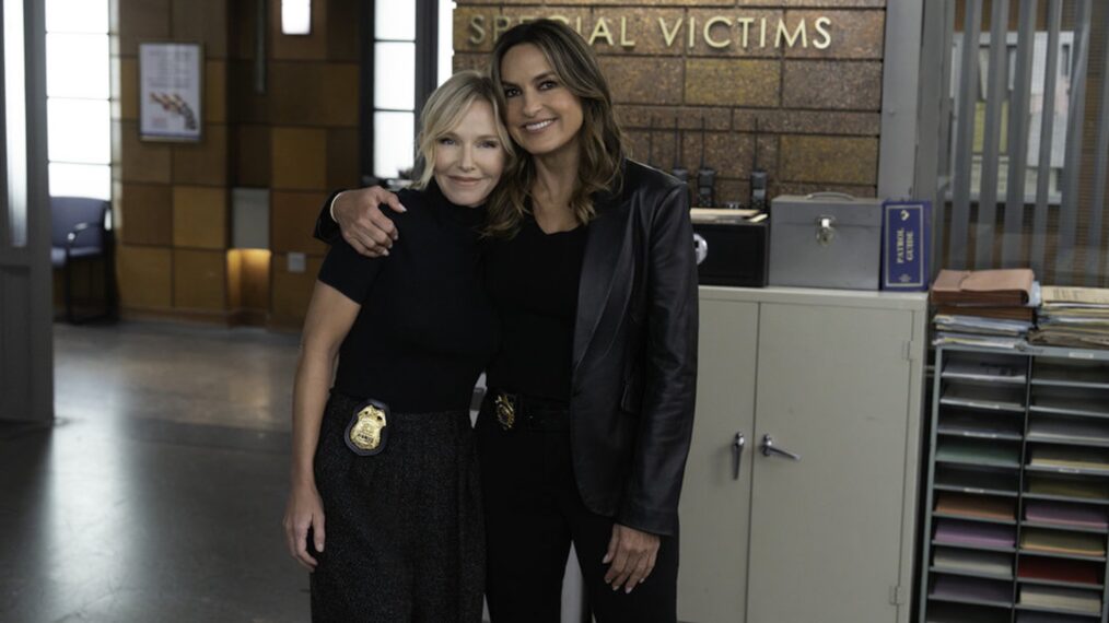 Kelli Giddish as Sgt. Amanda Rollins, Mariska Hargitay as Capt. Olivia Benson — 'Law & Order: SVU' Season 27