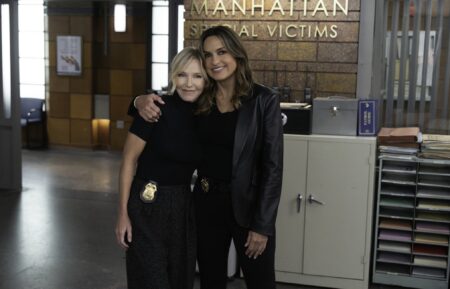 Kelli Giddish as Sgt. Amanda Rollins, Mariska Hargitay as Capt. Olivia Benson — 'Law & Order: SVU' Season 27