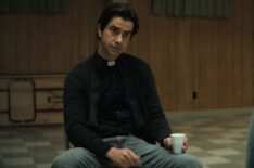 Hamish Linklater in 'Midnight Mass'