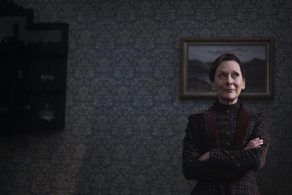 Ivy Potts (Cathy Belton) in 'Miss Scarlet' Season 6