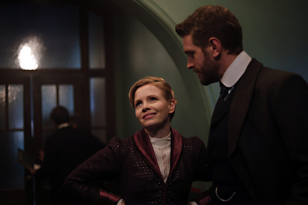 Eliza Scarlet (Kate Phillips), Alexander Blake (Tom Durant Pritchard) in 'Miss Scarlet' Season 6