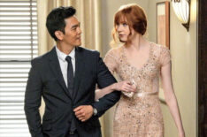 John Cho as Henry Higgs and Karen Gillan as Eliza Dooley in 'Selfie'