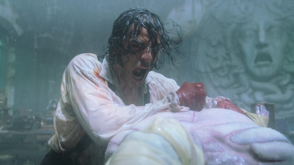 FRANKENSTEIN. Oscar Isaac as Victor Frankenstein in Frankenstein. Cr. Courtesy of Netflix © 2025.