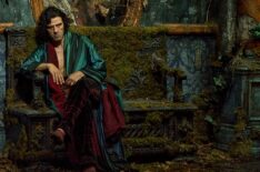 FRANKENSTEIN. Oscar Isaac as Victor Frankenstein in Frankenstein. Cr. Ken Woroner/Netflix © 2025.