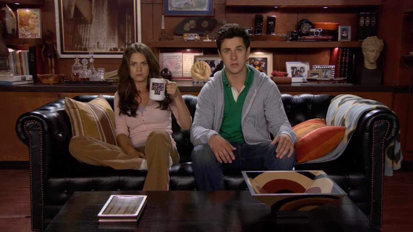 David Henrie and Lyndsy Fonseca in the 'How I Met Your Mother' Season 9 Trailer