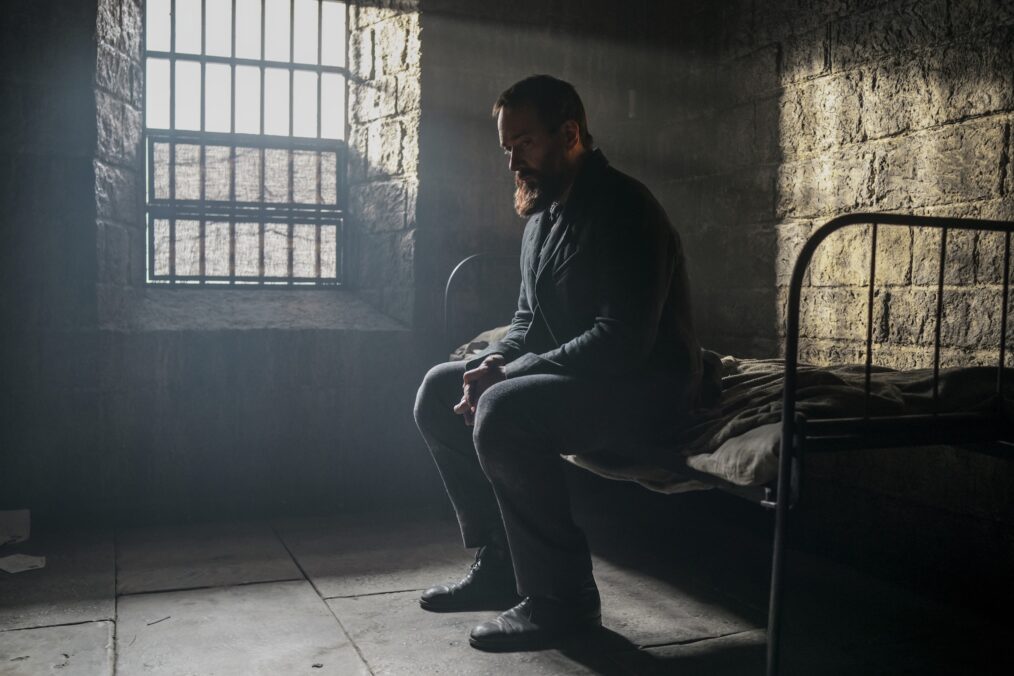 Death by Lightning. Matthew Macfadyen as Charles Guiteau in episode 104 of Death by Lightning. Cr. Larry Horricks/Netflix © 2025