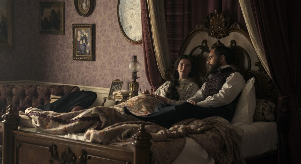 Death by Lightning. (L to R) Betty Gilpin as Crete Garfield, Michael Shannon as James Garfield in episode 104 of Death by Lightning. Cr. Larry Horricks/Netflix © 2025