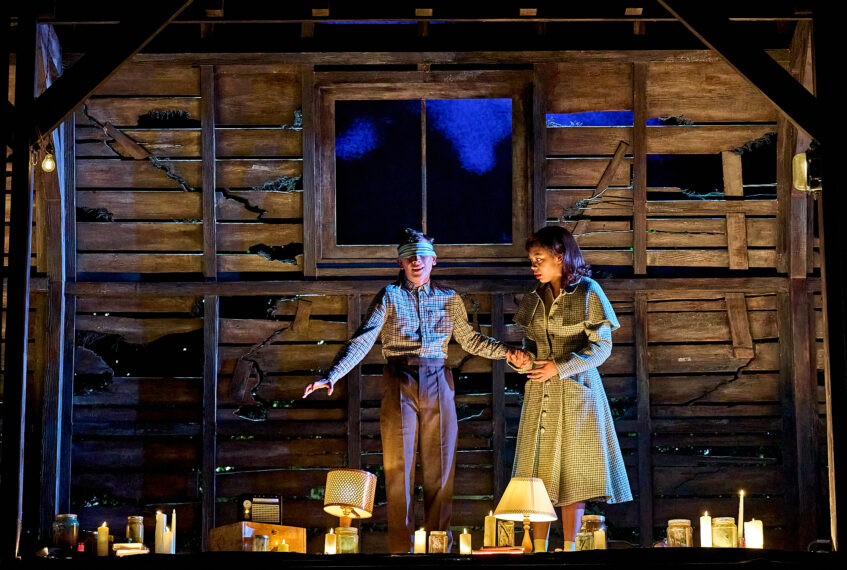 Louis McCartney (Henry Creel), Ella Karuna Williams (Patty Newby) - photo by Manuel Harlan