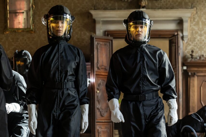 The Beauty -- Pictured: Rebecca Hall as Jordan Bennett, Evan Peters as Cooper Madsen. CR: Philippe Antonello/FX