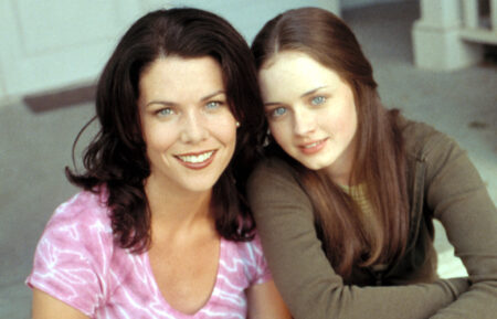 Lauren Graham and Alexis Bledel in 'Gilmore Girls'