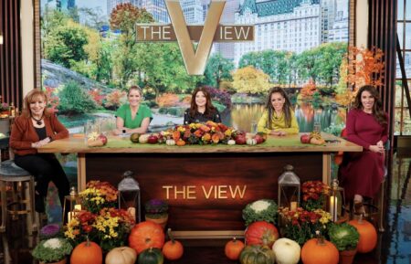 THE VIEW - 11/25/25 - Michael Symon is a guest on “The View” airing on Wednesday, November, 26, 2025. “The View” airs Monday - Friday, 11am - 12 noon ET on ABC. (ABC/ Lou Rocco) JOY BEHAR, SARA HAINES, ANA NAVARRO, SUNNY HOSTIN, ALYSSA FARAH GRIFFIN