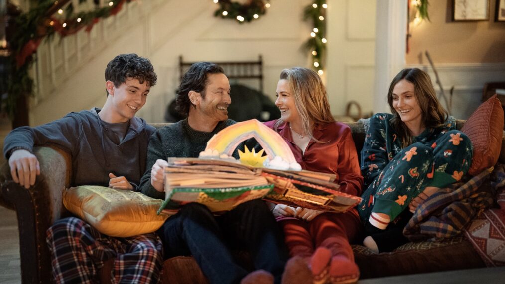 Wilder Hudson as Gabriel, Oliver Hudson as Everett, Alicia Silverstone as Kate and Emily Hall as Sienna in A Merry Little Ex-Mas
