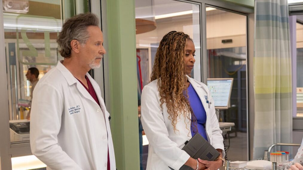 Steven Weber as Dr. Dean Archer, Merrin Dungey as Dr. Jennifer Kingston, Zach Appelman as Jeremy Lockhart, Tetona Jackson as Esme Lockhart — 'Chicago Med' Season 11 Episode 7 