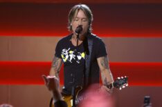 CMA Awards: Keith Urban Makes First Major Appearance After Nicole Kidman Split — Fans React