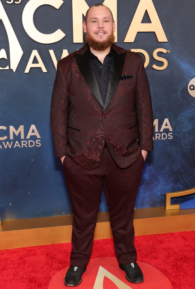 NASHVILLE, TENNESSEE - NOVEMBER 19: EDITORIAL USE ONLY Luke Combs attends the 59th Annual CMA Awards at Music City Center on November 19, 2025 in Nashville, Tennessee. (Photo by Emma McIntyre/Getty Images)