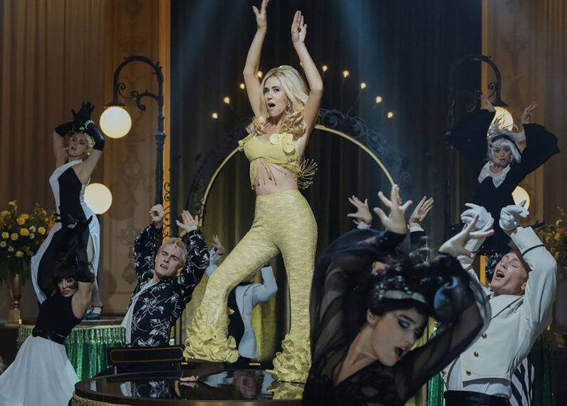 Kristen Wiig — 'Palm Royale'