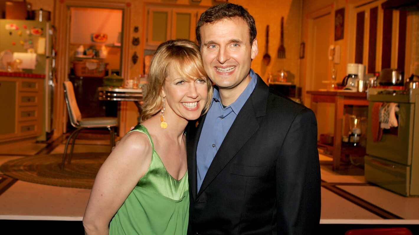 Actress Monica Horan (L) and her husband Exec. Prod./co-creator Phil Rosenthal attend the Everybody Loves Raymond Series Wrap Party at Hanger 8 on April 28, 2005 in Santa Monica, California.